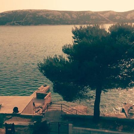 Sea Breeze Apartments With Private Beach And Boat Anchorage Stara Novalja Esterno foto
