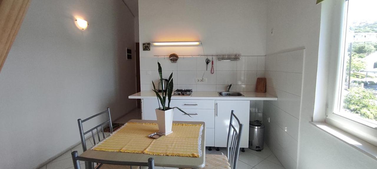 Sea Breeze Apartments With Private Beach And Boat Anchorage Stara Novalja Esterno foto