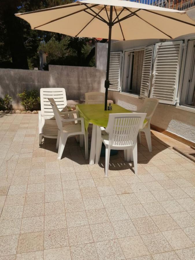 Sea Breeze Apartments With Private Beach And Boat Anchorage Stara Novalja Esterno foto
