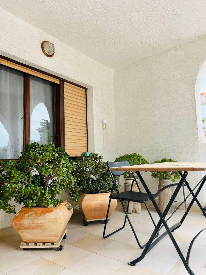 Sea Breeze Apartments With Private Beach And Boat Anchorage Stara Novalja Esterno foto