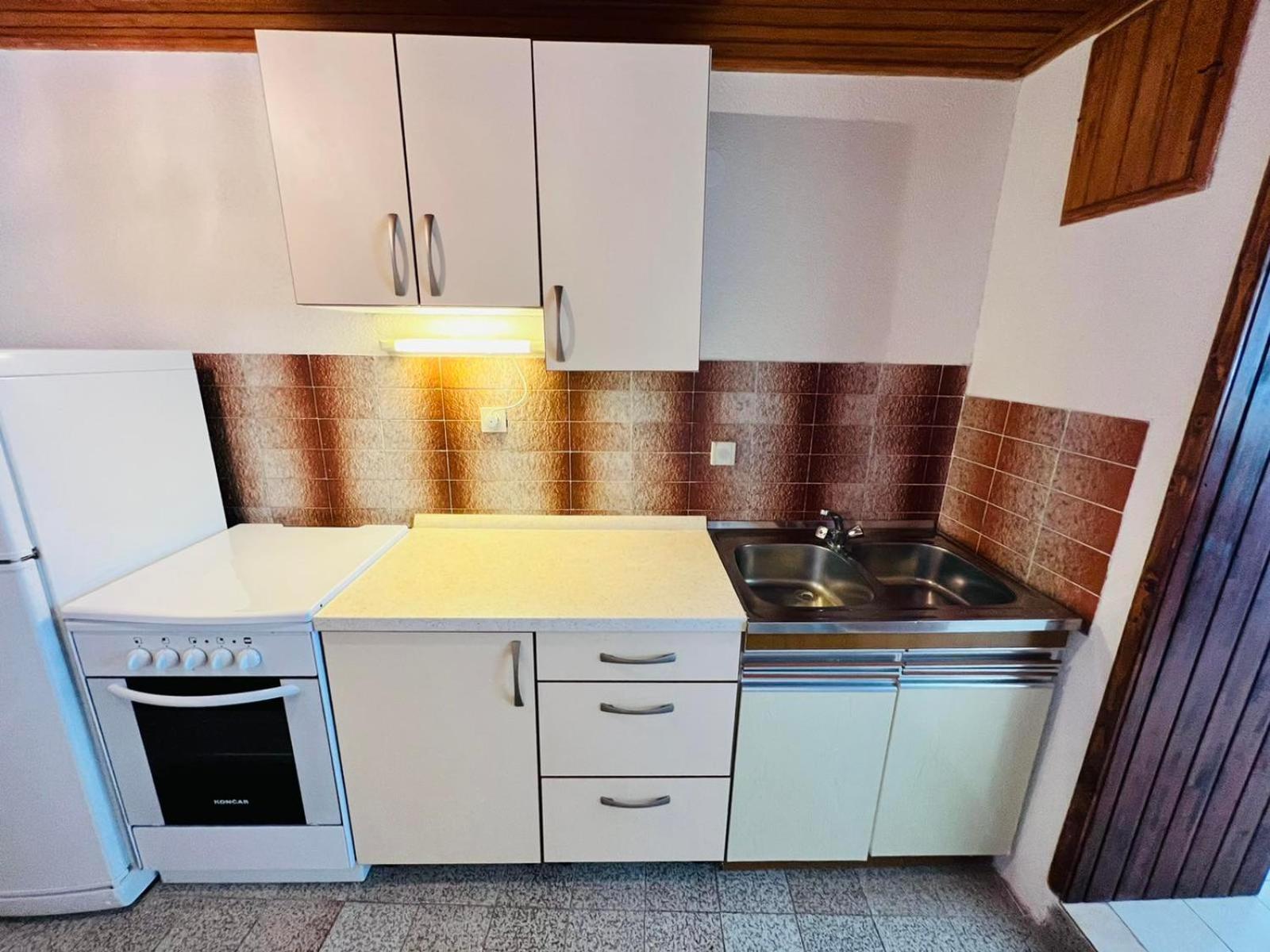 Sea Breeze Apartments With Private Beach And Boat Anchorage Stara Novalja Camera foto