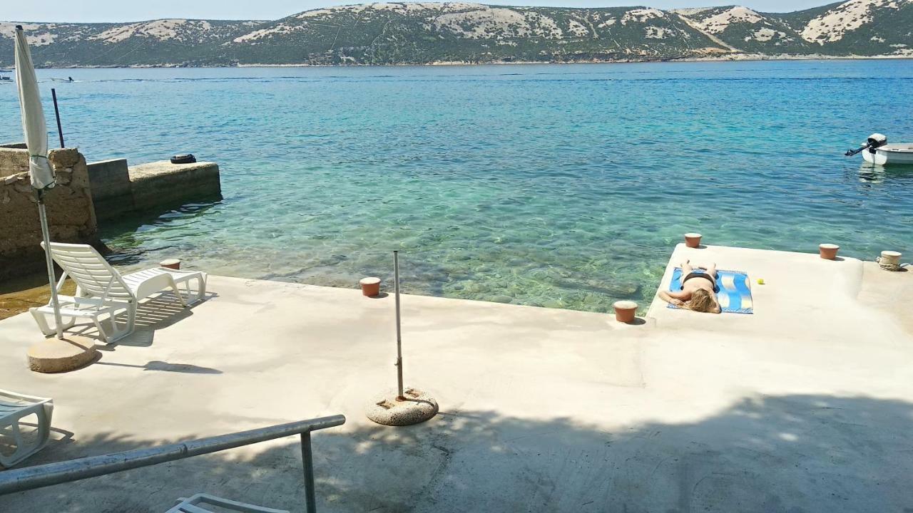 Sea Breeze Apartments With Private Beach And Boat Anchorage Stara Novalja Esterno foto
