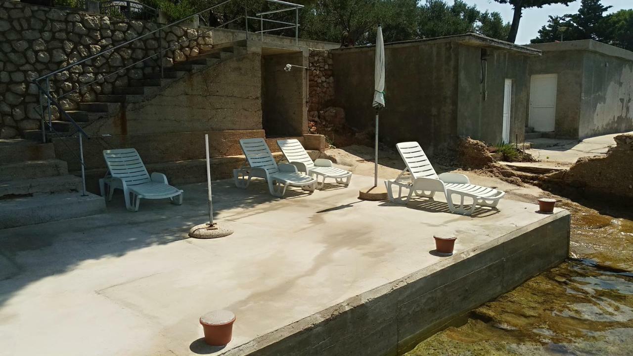 Sea Breeze Apartments With Private Beach And Boat Anchorage Stara Novalja Esterno foto
