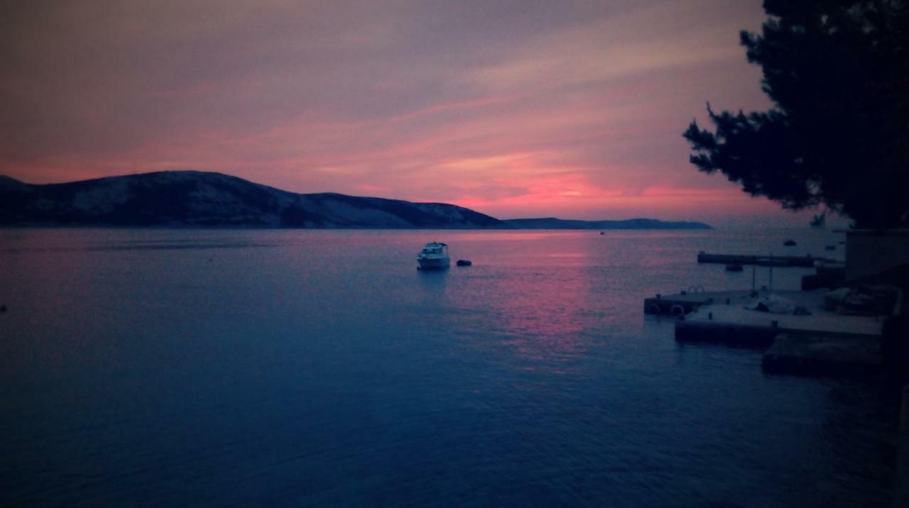 Sea Breeze Apartments With Private Beach And Boat Anchorage Stara Novalja Esterno foto